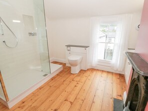 Shower - Mor Awel, Beaumaris, Anglesey (Beaumaris)