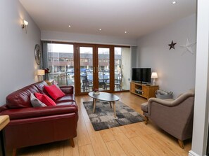 Living area - 9 Swan House, Tewitfield Marina (Carnforth)