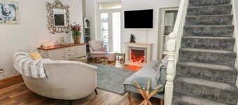 5 Pontardulais Road, Llangennech