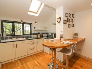 Private kitchen - Pump House, Hellingly (Hailsham)