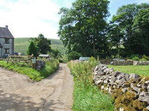 Property grounds - Swallows Barn, Cressbrook (Buxton)