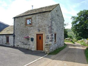 Exterior - Swallows Barn, Cressbrook (Buxton)