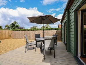 Outdoor dining - Tawny's Roost, Snettisham (King's Lynn)