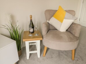 Living area - Valley View: Stunning Apartment in Whitby (Whitby)