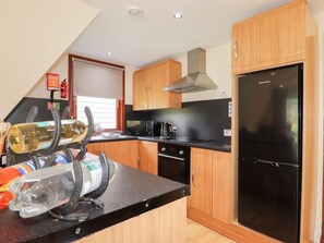 Private kitchen - 20 Great Glen Water Park, Invergarry (Spean Bridge)