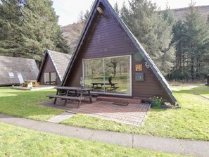 Outdoor dining - 20 Great Glen Water Park, Invergarry (Spean Bridge)