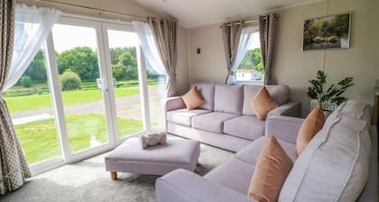 Swan Lake Lodges 3 Swannington