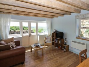 Living area - Field Cottage, Staithes (Saltburn-by-the-Sea)