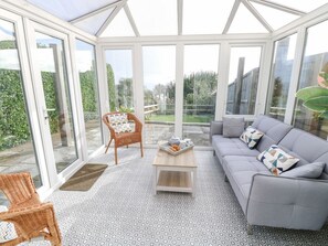 Living area - 36 Leeson Road, is in Ventnor. (Ventnor)