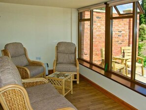 Terrace/patio - Byre Cottage, Nesscliffe (Nesscliffe)