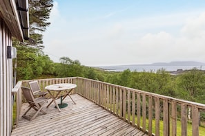 Terrace/patio - Thorsvik: A Coastal Gem in Broadford (Isle of Skye)