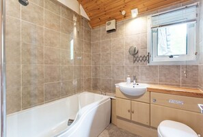Shower - Thorsvik: A Coastal Gem in Broadford (Isle of Skye)