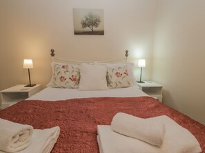 WiFi - Robins Nest: Cozy Retreat Near Harbour (Whitby)