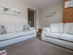 Living area - Chapel Cottage with Off-Road Parking (Filey)