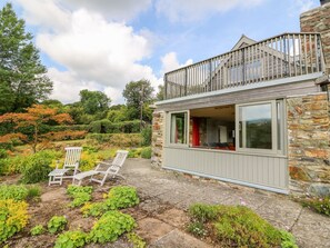 Terrace/patio - Plasybangor, Newport, Pembrokeshire (Crymych)