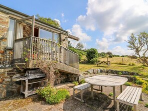 Outdoor dining - Plasybangor, Newport, Pembrokeshire (Crymych)