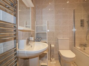 Shower - Harbour View Apartment, Looe (Looe)
