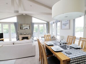 Living area - 44 Heritage Park, Stepaside (Narberth)