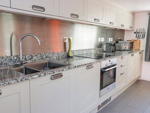 Dishwasher - 15 Bogan, Coldingham (Eyemouth)