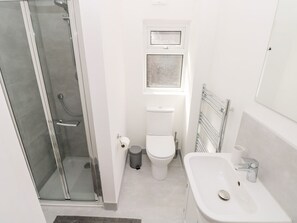 Shower - Westwinds Retreat in Tenby (Tenby)