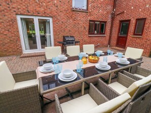 Outdoor dining - Sparrow House, Alnwick (Alnwick)