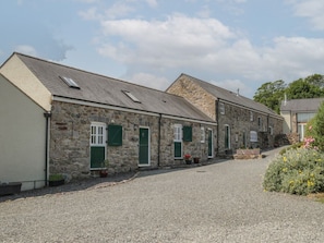 Exterior - No 4 The Shippon, Llannerch-Y-Medd (Llangefni)