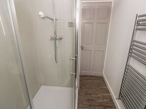 Shower - Sandtop, Tenby, Pembrokeshire (Tenby)