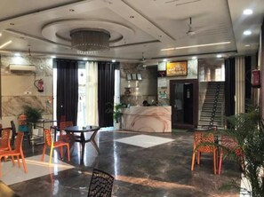 Deluxe Room, City View | Lobby - Hotel Suraj (Bindki)