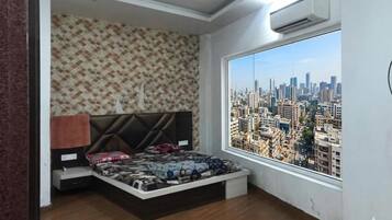 Deluxe Room, City View | City view