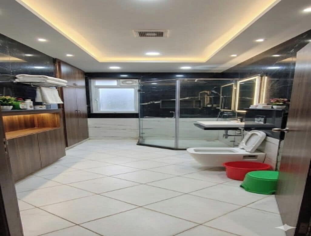 Quarto superior, vista para a cidade | Banheiro | Chuveiro 