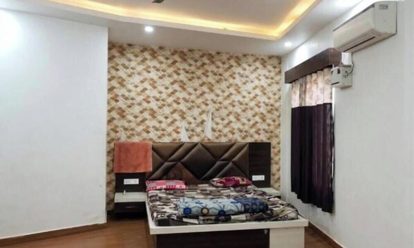 Deluxe Room, City View