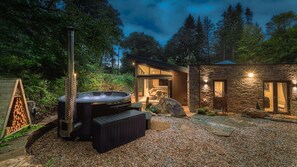 Terrace/patio - Heilan Roo, Perth and Kinross. (Pitlochry)