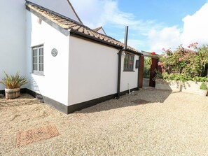 Property grounds - Hollyhedge Cottage, Briston (Melton Constable)