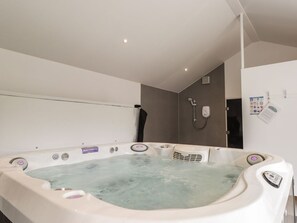 Interior - Little Chestnut Retreat in Muir (Muir of Ord)