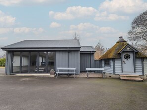 Exterior - Little Chestnut Retreat in Muir (Muir of Ord)