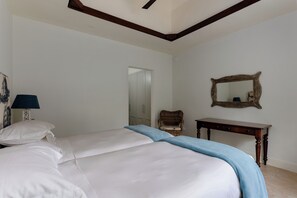 Iron/ironing board, WiFi, bed sheets - Pleasant 3-Bedroom Villa / Infinity pool & Terrace (Bel Ombre)