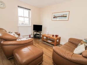 Living area - Charming Platform 12 in Whitby (Whitby)