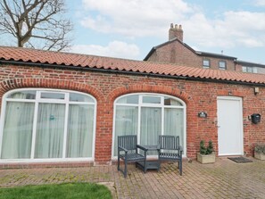 Exterior - Fulmar Cottage, in Flamborough (Bridlington)