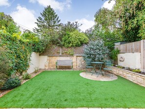 Property grounds - Postmaster's Lodging Retreat (Cheltenham)