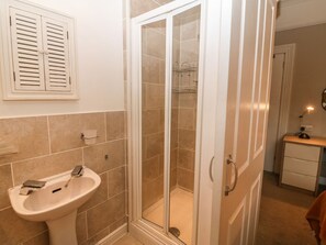 Shower - Muriau Park, Caernarfon, Hot tub (Caernarfon)