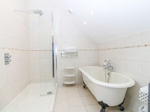 Shower - Nant-yr-Rhedyn, Red Wharf Bay (Red Wharf Bay)