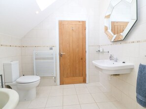 Shower - Nant-yr-Rhedyn, Red Wharf Bay (Red Wharf Bay)