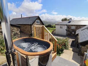 Bañera de hidromasaje al aire libre