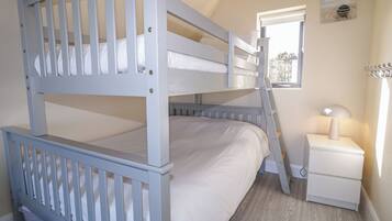 1 habitación, decoración personalizada y muebles diferentes