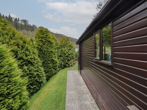 Property grounds - Canadian Cabin No 38, Keswick. (Keswick)