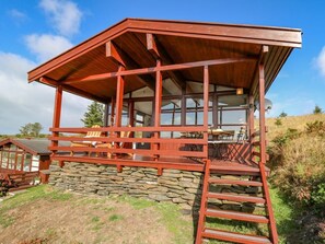 Outdoor dining - Top Of The World Lodge, Aberdovey (Aberdovey)