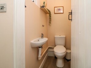 Shower - Mill Workers Cottage, in Cromford. 3bed (Matlock)