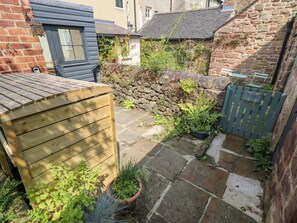 Terrace/patio - Mill Workers Cottage, in Cromford. 3bed (Matlock)