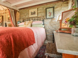 Room - Jackdaw's Roost: A Cozy Retreat (Gloucester)