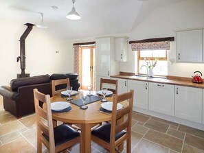 Dining - Beudy - Charming Retreat in Llangwm (Corwen)